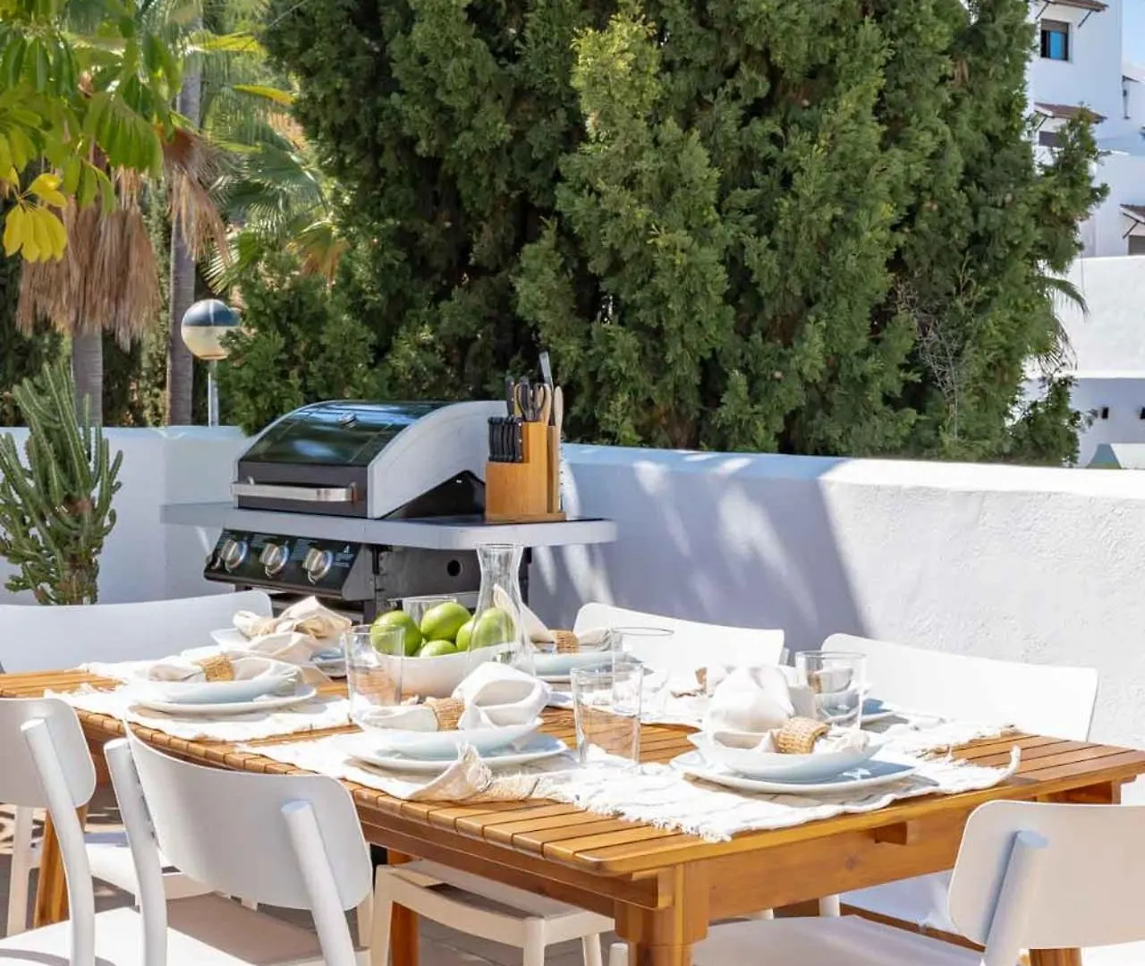 Charmant Appartement Met Groot Terras In Estepona