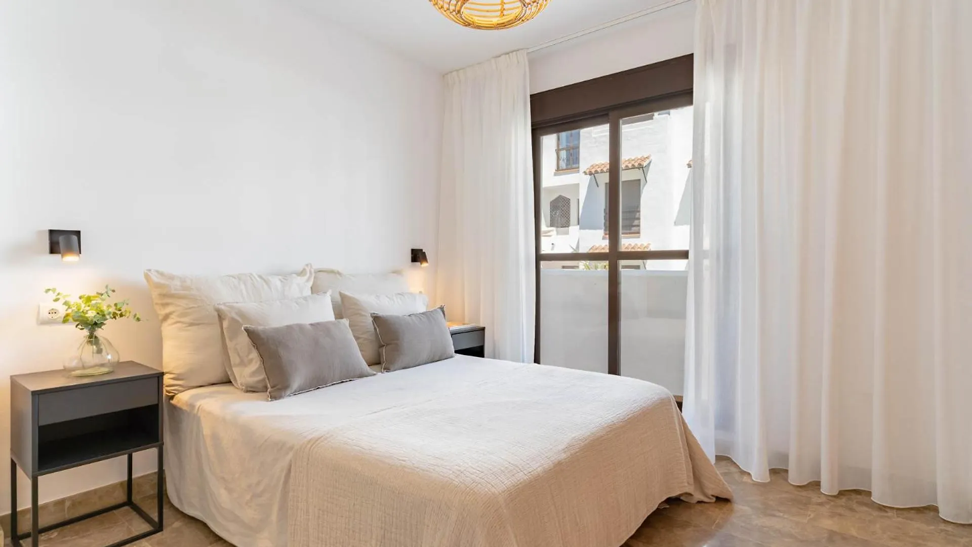 Charmant Appartement Met Groot Terras In Estepona Holiday home