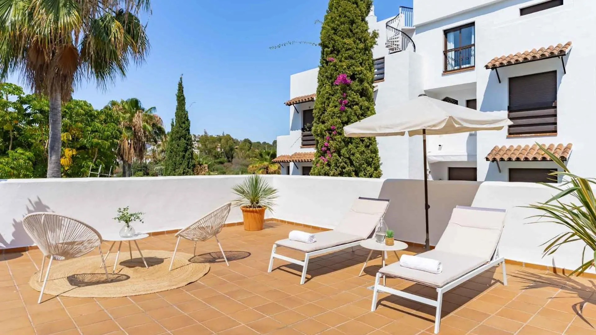 Holiday home Charmant Appartement Met Groot Terras In Estepona