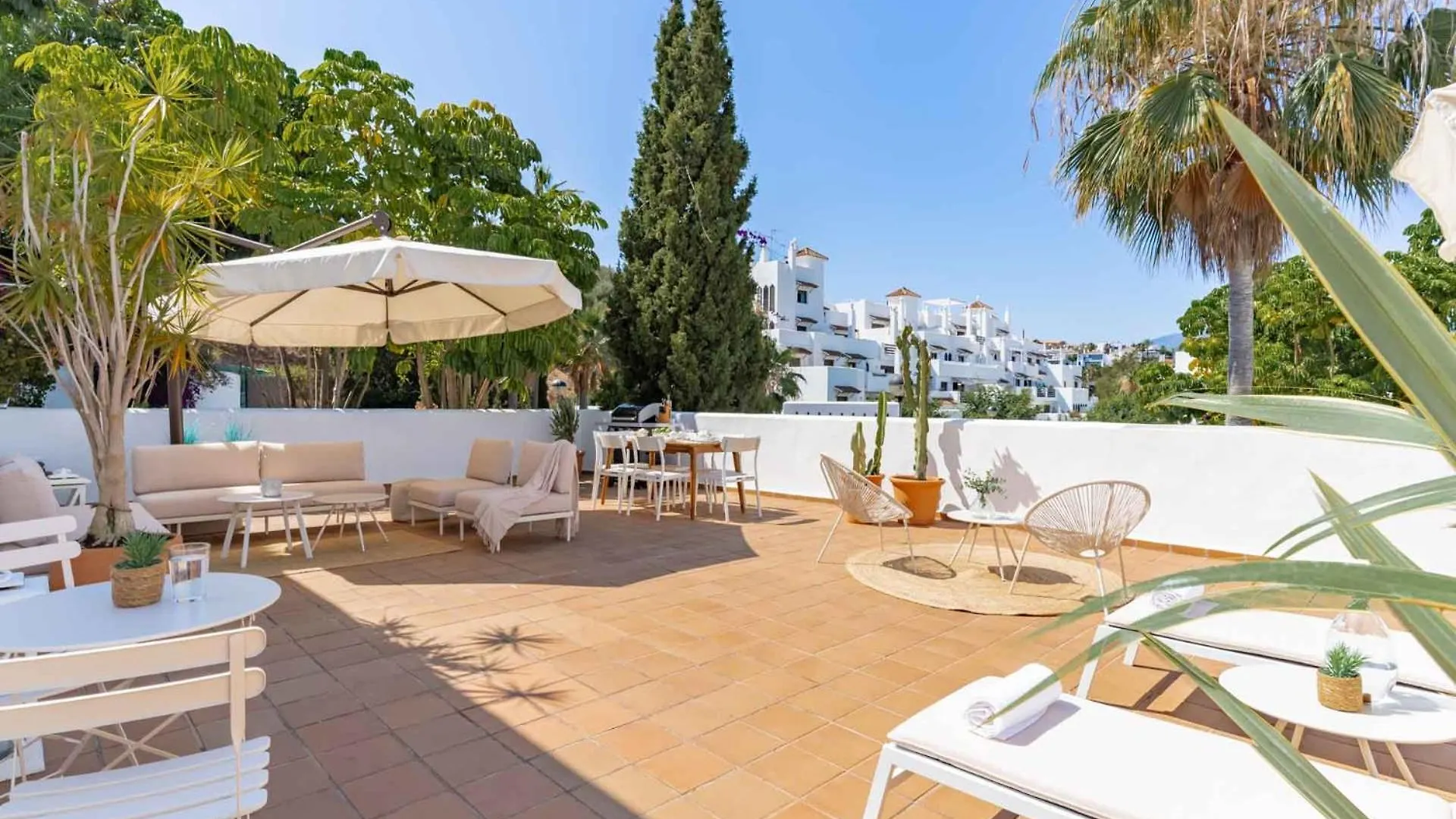 Holiday home Charmant Appartement Met Groot Terras In Estepona